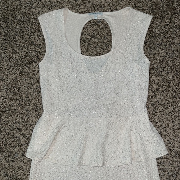 Champagne peplum dress - Picture 2 of 8